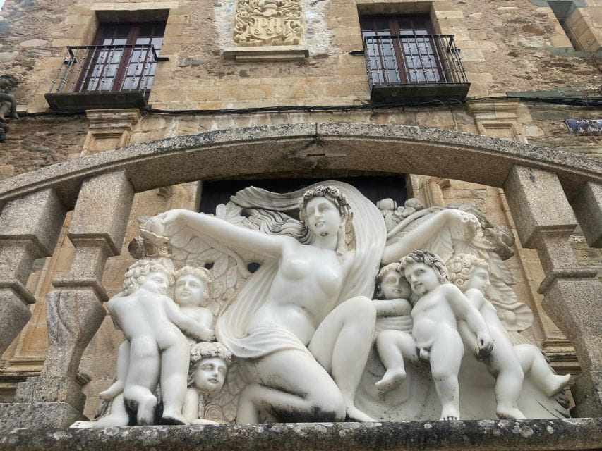 Villafranca Del Bierzo in Full: Castle and Town - Guided Walking Tour Details