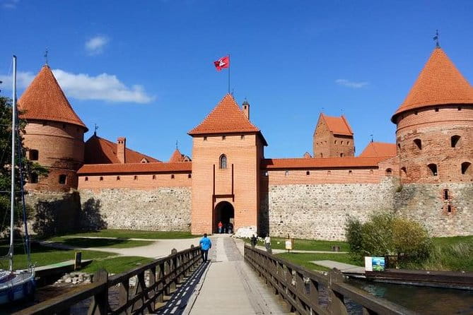 Vilnius Custom Day Trip to Trakai and Kernave - Why Choose This Tour?