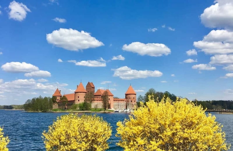 Vilnius: Half-Day Sightseeing Tour to Trakai - Entering The Shores of Trakai