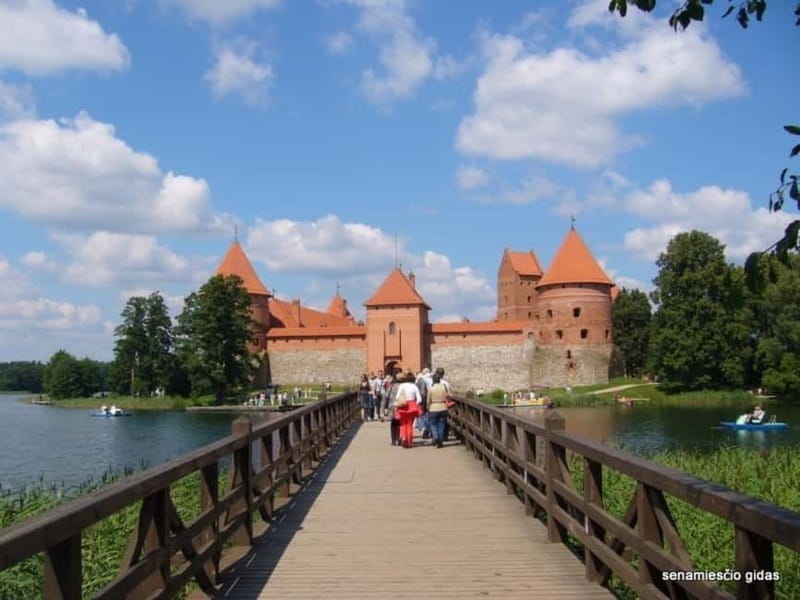 Vilnius: Half-Day Sightseeing Tour to Trakai - Scenic Views and Photo Opportunities