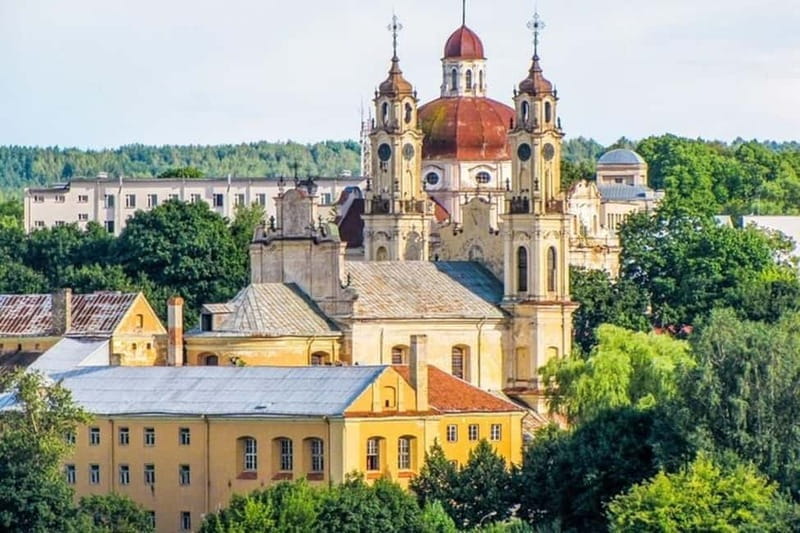Vilnius : Sightseeing Walking Custom Tour with a Local Guide - Discovering Vilnius: A Walk Through Its Historic Heart