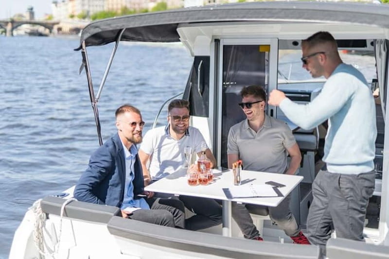 VIP Prague YachtBoat SPEED Experience: All-You-Can-Drink - Key points / Takeaways