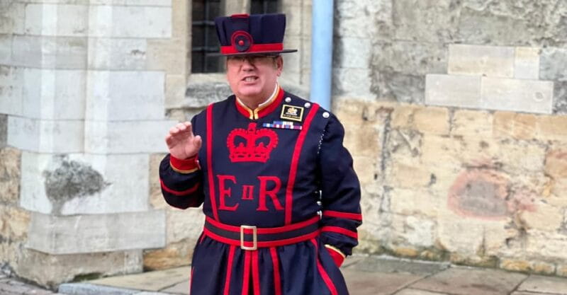 VIP Tower of London Beefeater Meet & Greet and Royal London - Entering The Tower of London: A VIP Experience