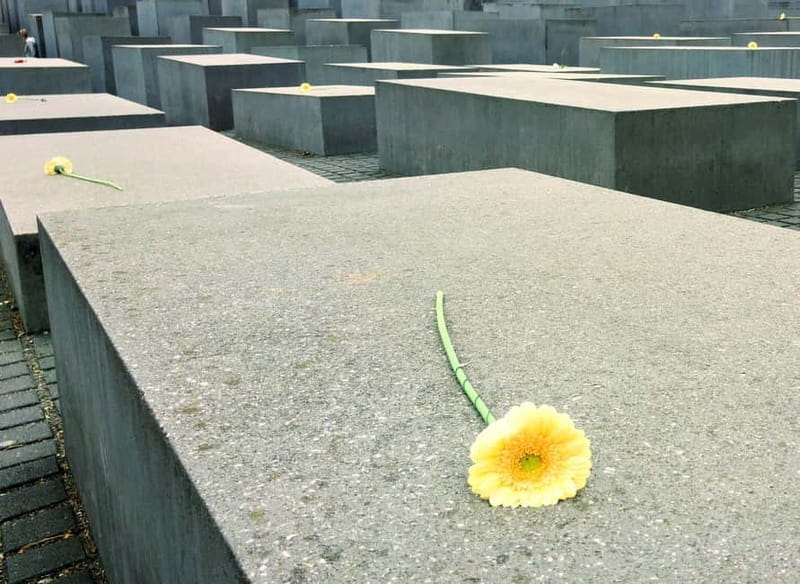 VIP Warnemünde-Berlin: Private Shore Excursion with a Van - Deep Dive into the Landmark Stops