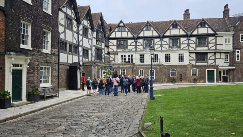 VIP Westminster Abbey & Upper Gallery and Buckingham Palace - FAQs