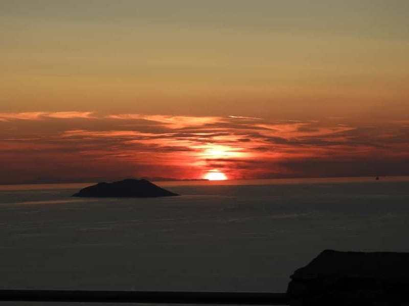 Vis: Historic Military Tour w/ Fort George Visit & Transfer - Exploring Vis’s Military Secrets in a Land Rover