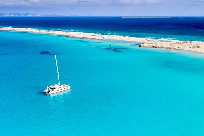 Visit Formentera From Ibiza on Catamaran - Catamaran Features and Amenities