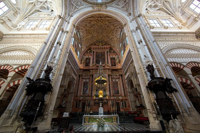 Visit in Spanish to the Cathedral Mosque. Does not include entrance ticket - An In-Depth Look at the Córdoba Mosque-Cathedral Guided Tour