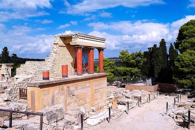 Visit Knossos & Heraklion city (Walking and Tasting Tour) - Discovering Knossos: Myth Meets Reality