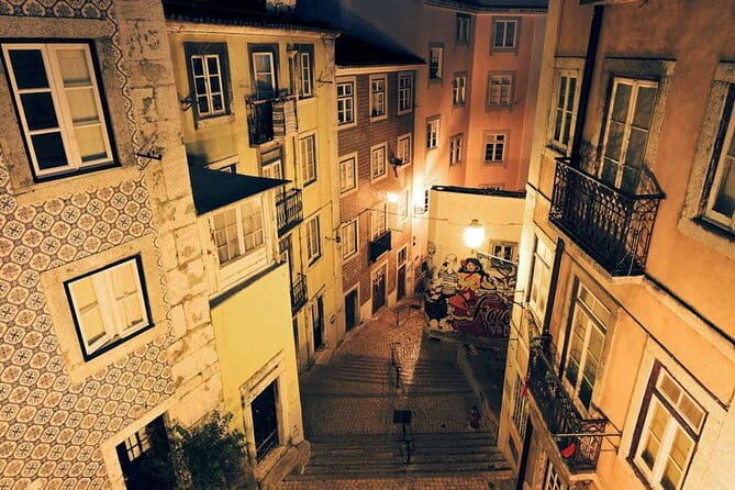 Visit Lisbon at night with dinner and Fados, on private tour - Key Points / Takeaways