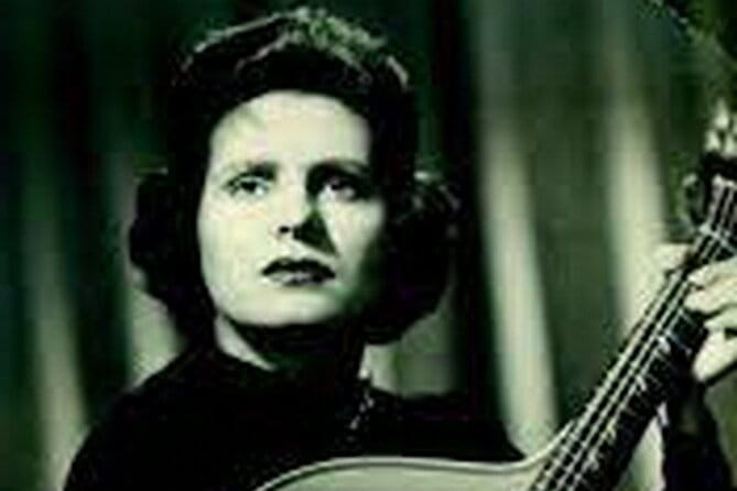 Visit Lisbon at night with dinner and Fados, on private tour - The Nighttime Panorama: Lisbon’s Lights from Baixa and Bairro Alto