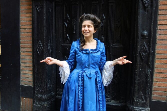 Visit of Albi in the Age of Enlightenment guided by Mme de Lapérouse - In-Depth Look at the Experience