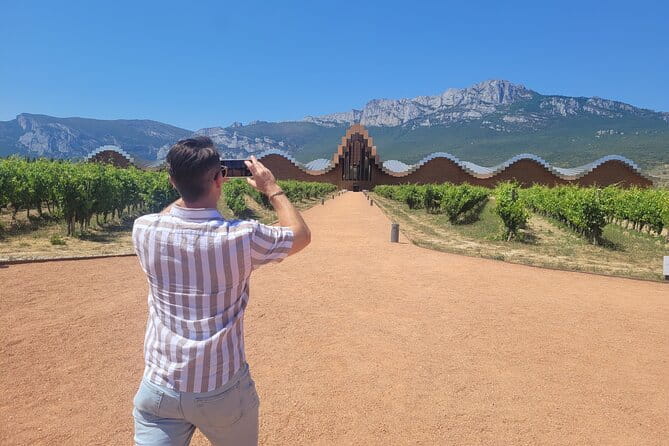 Visit of Marques de Riscal & Boutique Winery from Bilbao - Exploring a Boutique Winery in Samaniego
