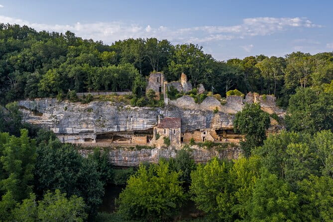 Visit of the Troglodytic Village of Madeleine - In-Depth Review of the Troglodytic Village of Madeleine