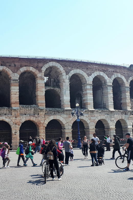 Visit of Verona and Lake Garda. Full day tour from Milan - Entering the World of Verona