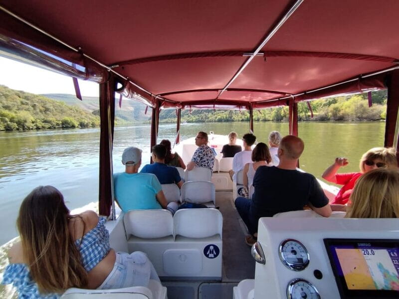 Visit Pinhão Visit and wine tasting Panoramic cruise - Discovering Pinhão: A Day in the Douro Valley
