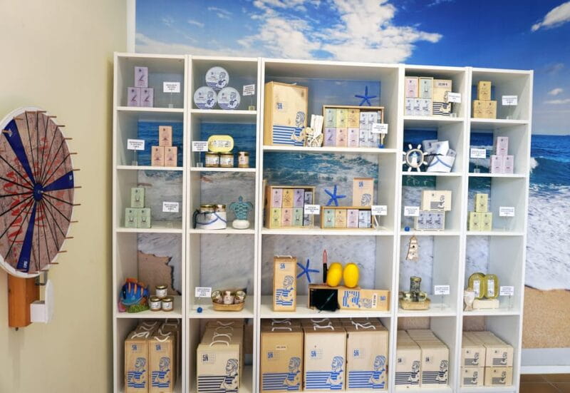 Visit the factory of the Best Anchovies, Santoña, personalized in Spanish - Unpacking the Santoña Anchovy Factory Experience