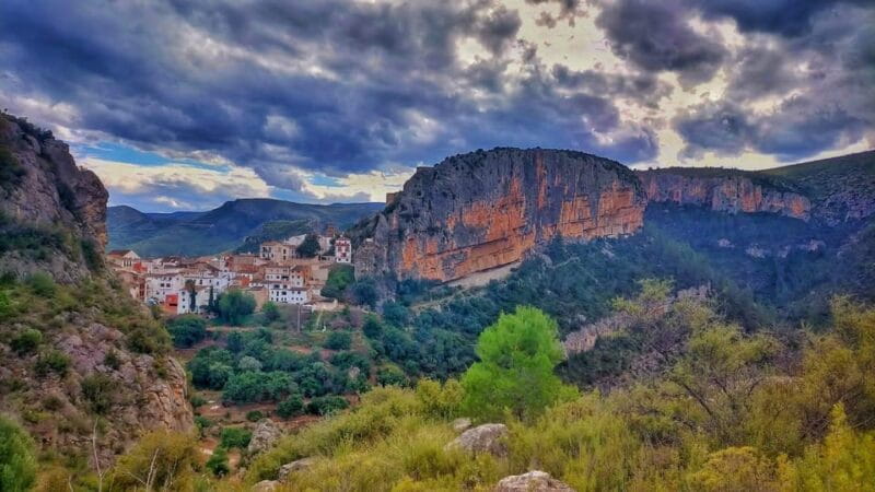 Visit the most beautiful village in Valencia: Chulilla - Discovering Chulilla: The Most Beautiful Village in Valencia