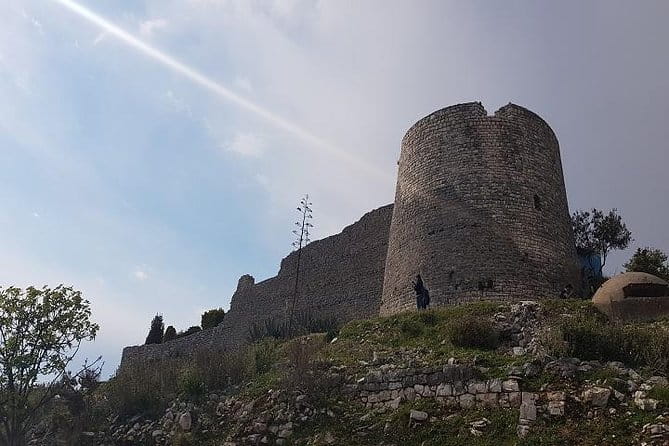 Visit The National Park of Blue Eye and The Fortress of Lekuresi - FAQ