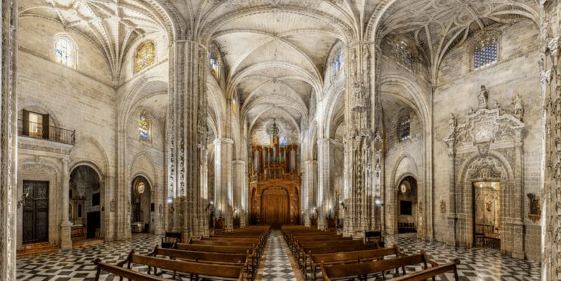 Visit to the Church of San Miguel - Entering the Sacred Space: What You Can Expect