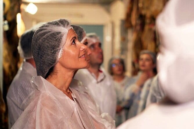 Visit to the Ham Factory in Salamanca. Tasting and Masterclass - A Deep Dive into What the Tour Offers