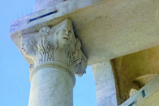 Visit with an authorized guide the Plaza de la Catedral and all its monuments - What to Expect from Your Guide