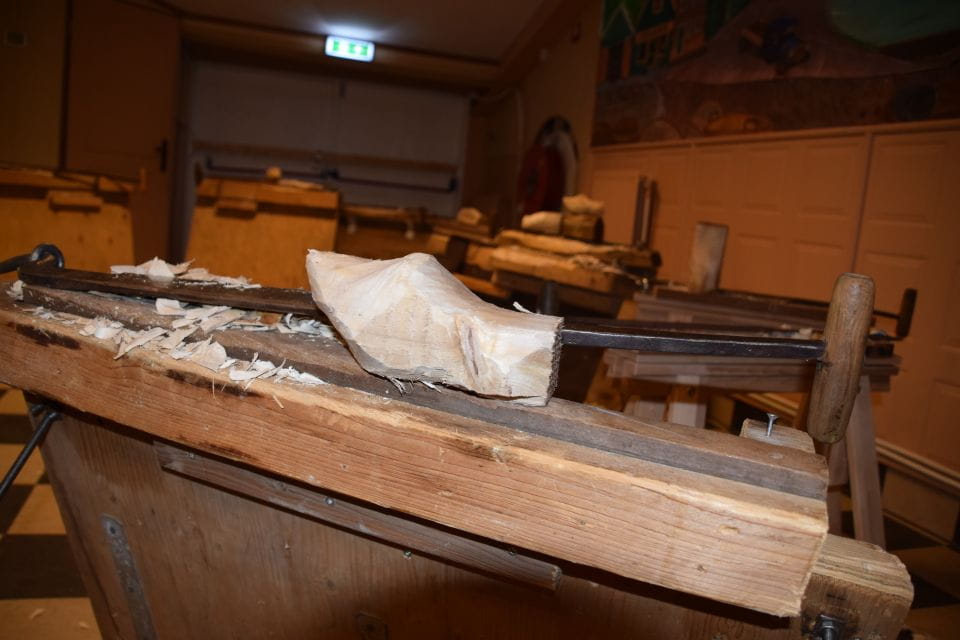 Volendam: 2-Hour Clogmaking Workshop and Cheese Tour - Frequently Asked Questions