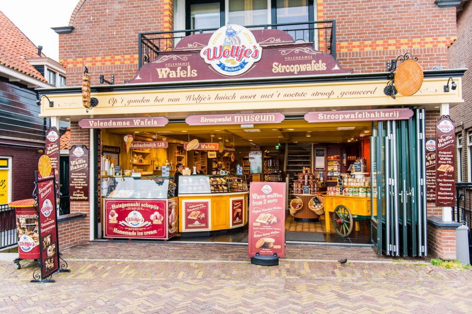 Volendam: Stroopwafel Experience With Tasting - Exploring the Stroopwafel-Making Process