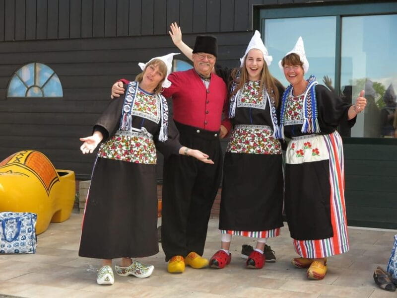Volendam: Traditional Costume Photo with Cheese & Clog Tour - Key points / Takeaways