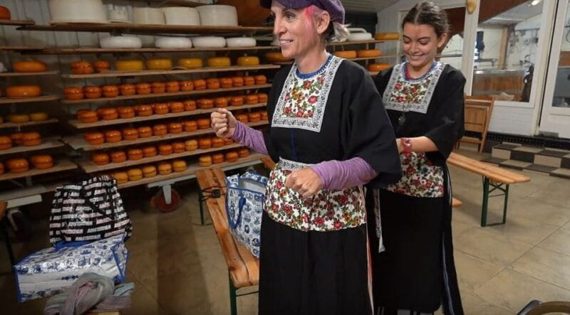 Volendam: Traditional Costume Photo with Cheese & Clog Tour - The Value of a $11 Experience