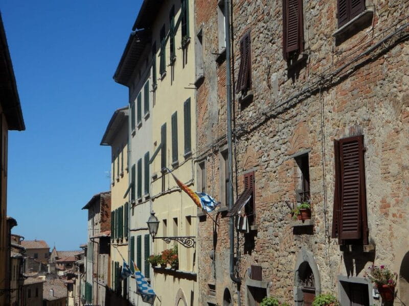 Volterra - Old Town Private Walking Tour - Key points / Takeaways