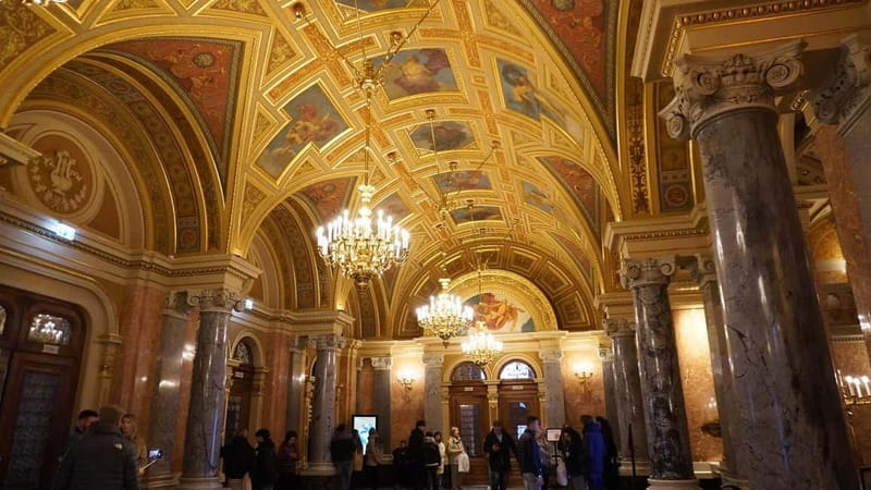 Walk along the Champs-Élysées in Budapest - Who Is This Tour Best For?