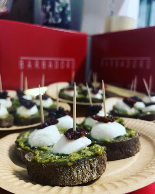 Walk among the rows of vineyards and wine tasting - Price and value consideration