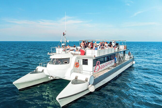 Walk by the Sea from the Port of Valencia - A deeper look at the boat ride experience in Valencia