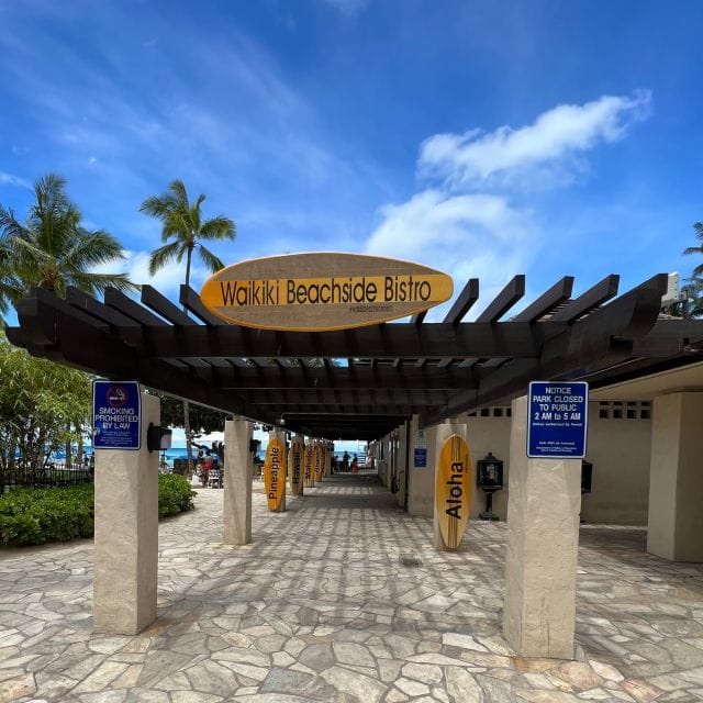 Walk in Waikiki (1 Hour) - Accessibility and Language