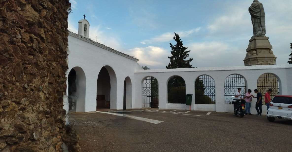 Walk to the Hermitages of Córdoba. - Included Features and Amenities