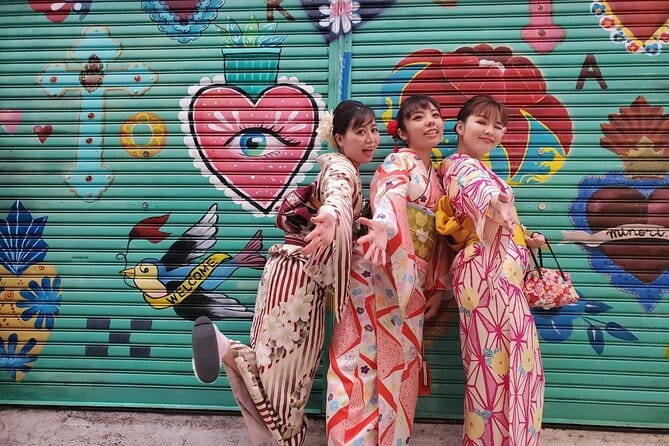 Walking Around the Town With Kimono You Can Choose Your Favorite Kimono From [Okinawa Traditional Costume Kimono / Kimono / Yukata] Hair Set & Point Makeup & Dressing & Rental Fee All - Positive Guest Feedback and Ratings