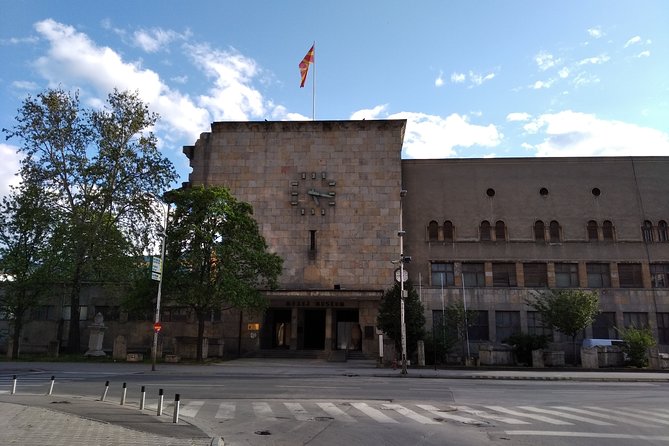 Walking In Skopje - Meeting Point and Guide Identification