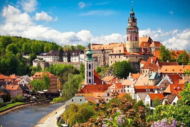 Walking private guided tour in Cesky Krumlov with local certified guide - Exploring Cesky Krumlov Through a Private Local Lens