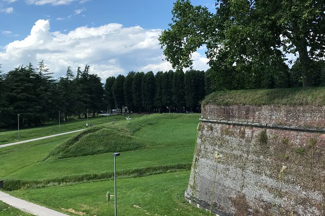 Walking Ramparts Tour in Lucca - Booking and Cancellation Policy