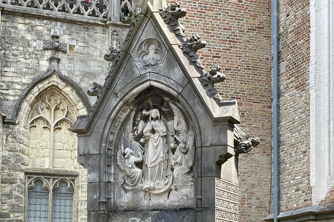 Walking Tour Bruges: Exciting Stories, Mysteries, People - Taking in Local Culture