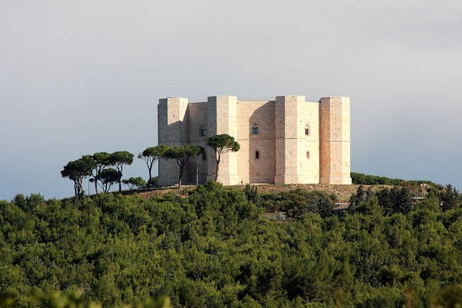 Walking tour Castel del Monte Unesco site - Key Points / Takeaways