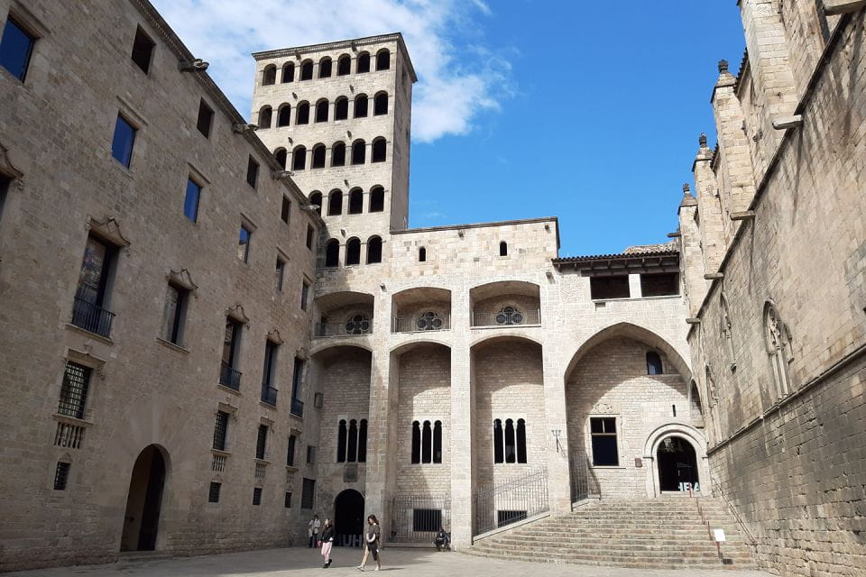 Walking Tour Gothic Quarter and Ramblas+Boat Trip - Itinerary and Experience