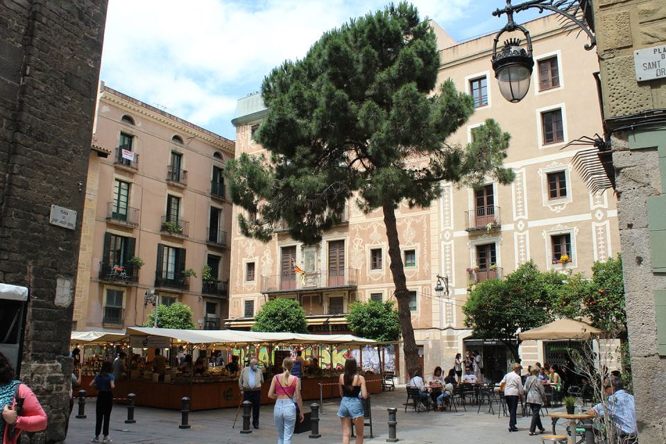 Walking Tour Gothic Quarter and Ramblas+Boat Trip - Things To Know