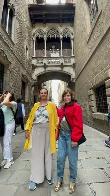 Walking Tour Gothic Quarter & Historic Center of Barcelona - Discovering the Heart of Old Barcelona