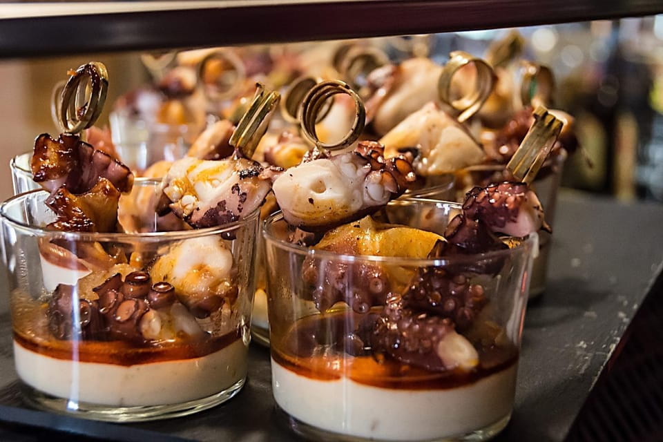 Walking Tour of Bilbao With Pintxo and Drink - Experience Highlights