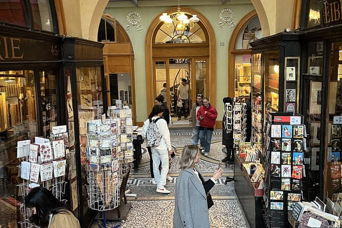 Walking tour of the Covered Passages of Paris -10 people max - FAQ