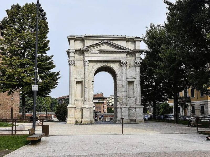 Walking Tour of Veronas Best: Arena and Historic Sights - Key Points / Takeaways