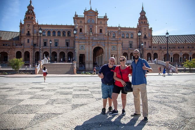 Walking tour through the monumental and historical area of Seville - FAQs