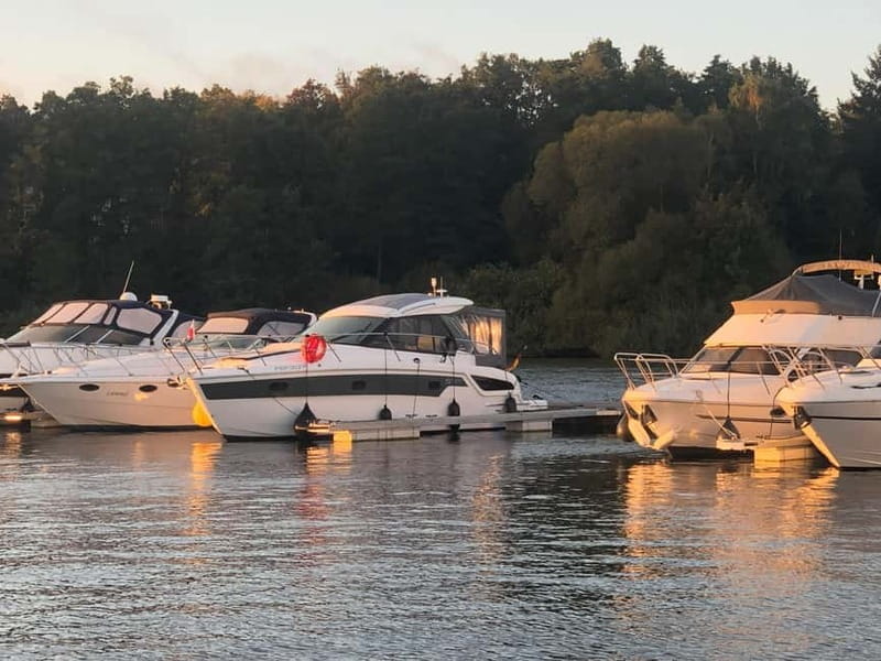 Waren (Müritz): Fun Cruise motor yacht with skipper - 4 hours - Who Is This Experience Best Suited For?